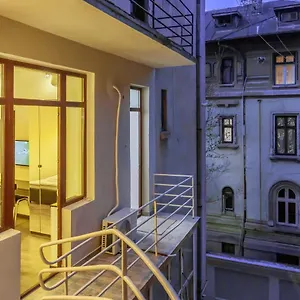 Chateau: Upscale In Bucharest's Historical Center! Hotel de apartamente